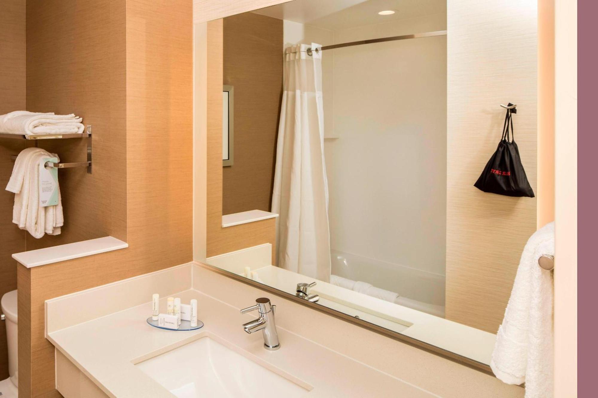 Fairfield Inn & Suites By Marriott Pittsburgh North/Mccandless Crossing McCandless Township Eksteriør billede
